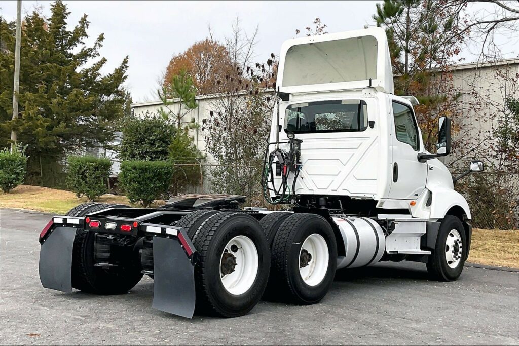 2019 INT LT625 6×4 Day Cab