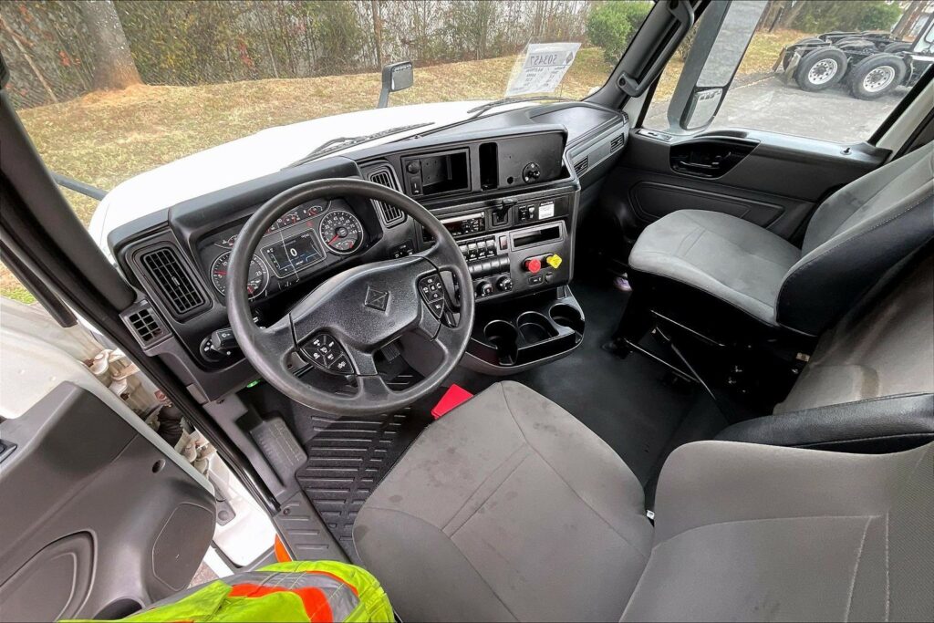 2019 INT LT625 6×4 Day Cab