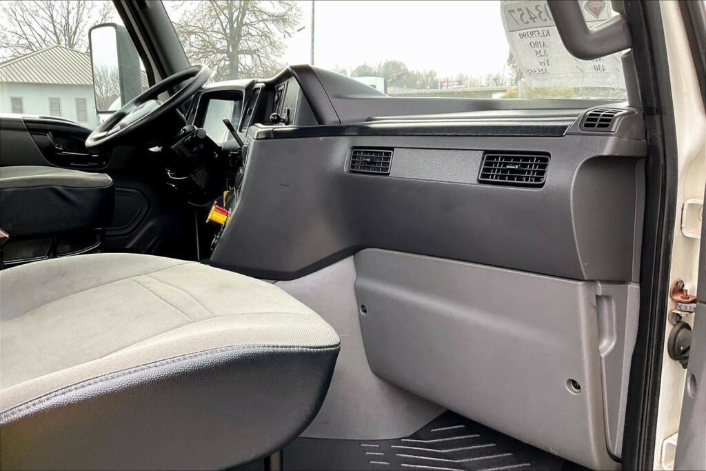 2019 INT LT625 6×4 Day Cab