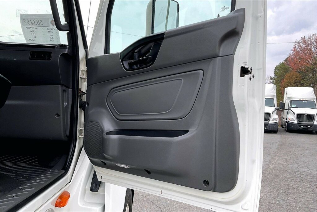 2019 INT LT625 6×4 Day Cab