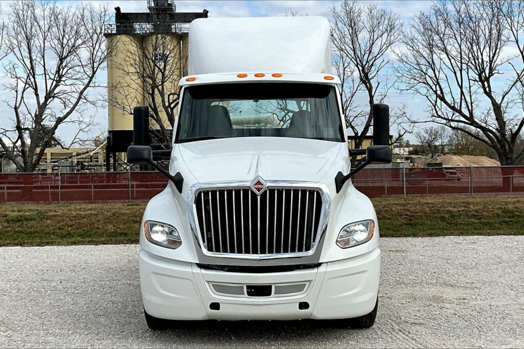 2019 INT LT625 6×4 Day Cab
