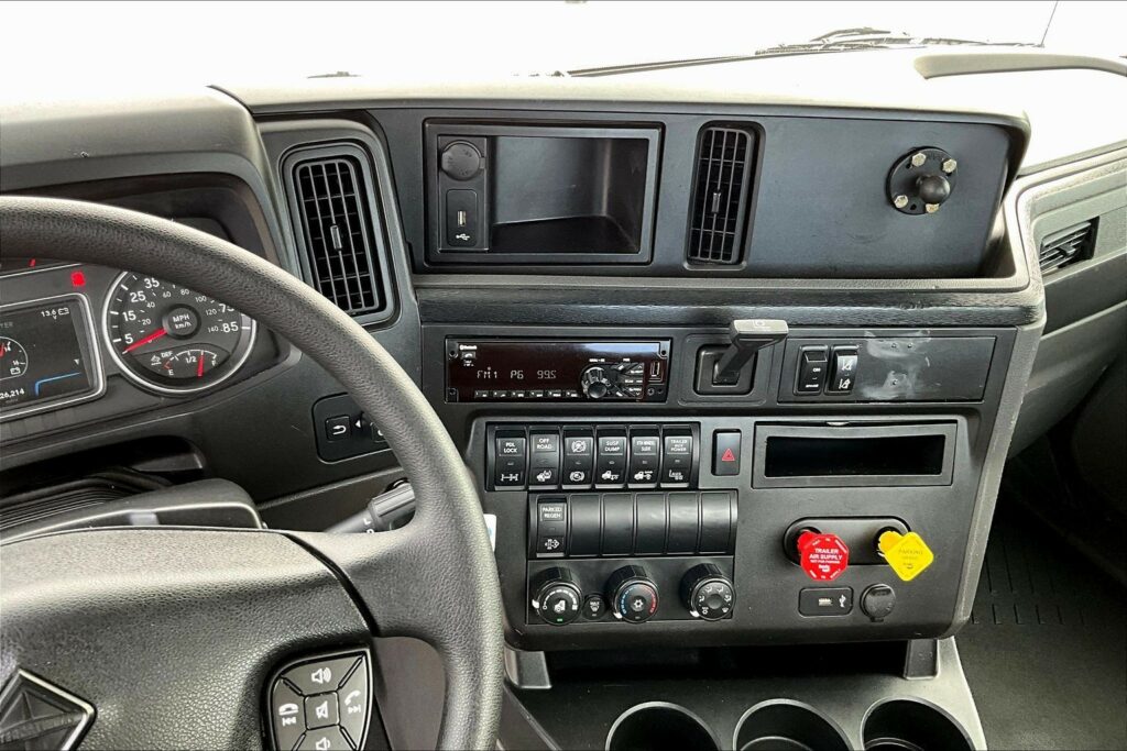 2019 INT LT625 6×4 Day Cab