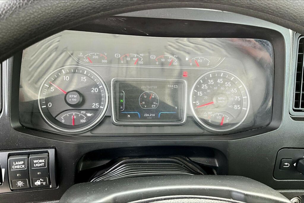 2019 INT LT625 6×4 Day Cab