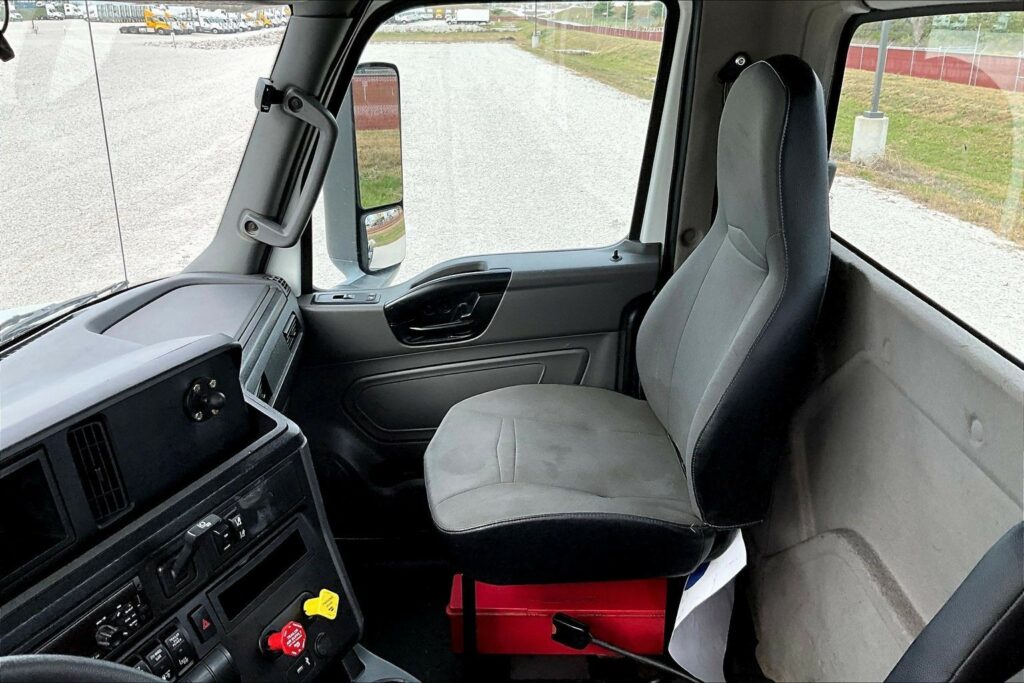 2019 INT LT625 6×4 Day Cab