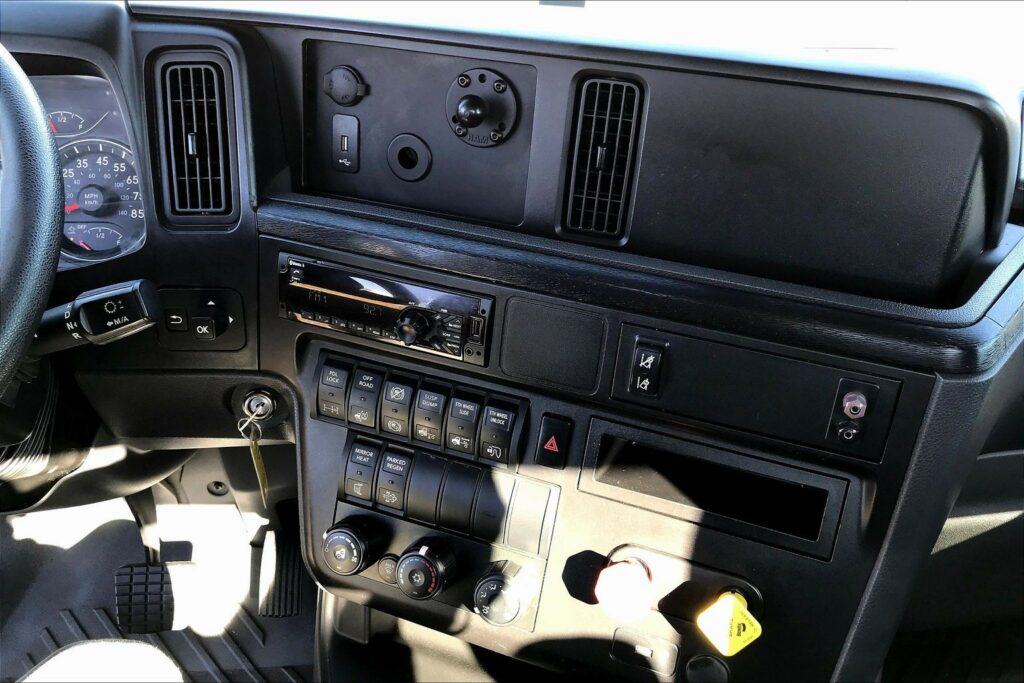 2021 CUM LT625 6×4 Day Cab