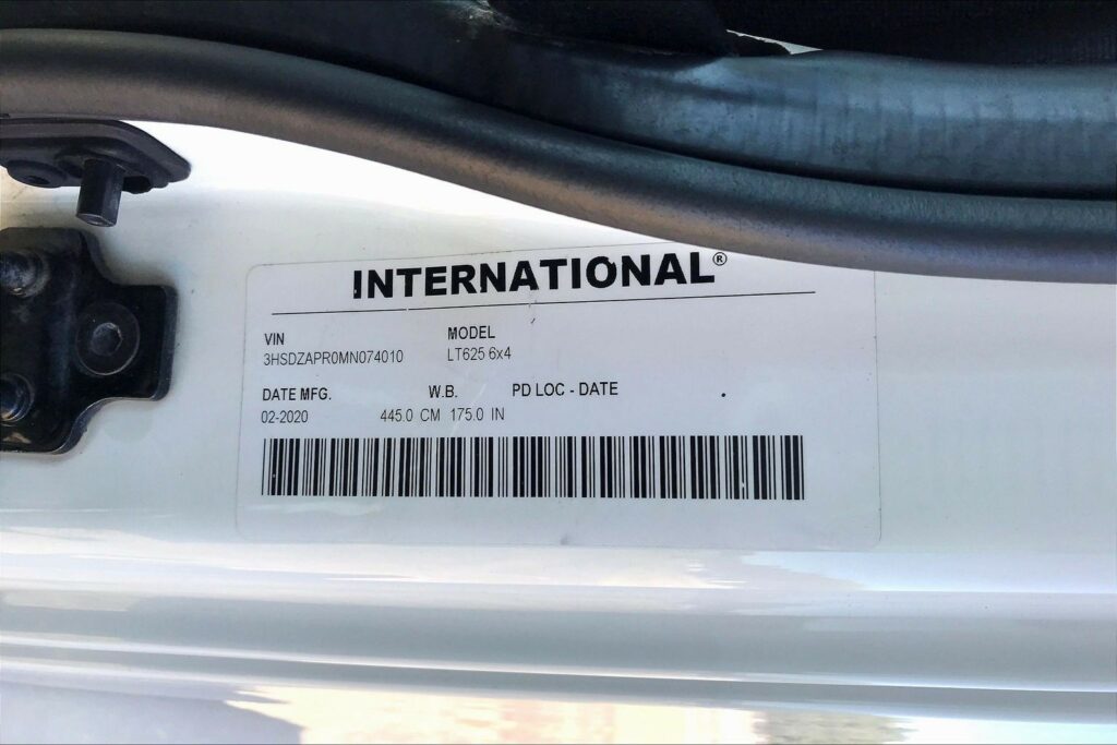 2021 CUM LT625 6×4 Day Cab