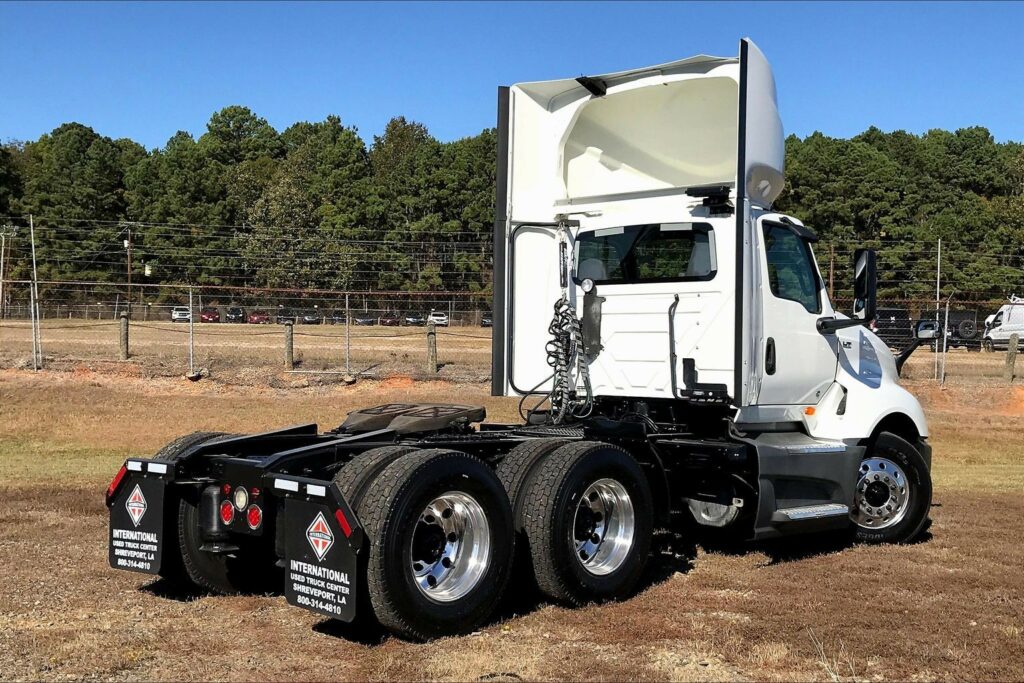 2021 CUM LT625 6×4 Day Cab