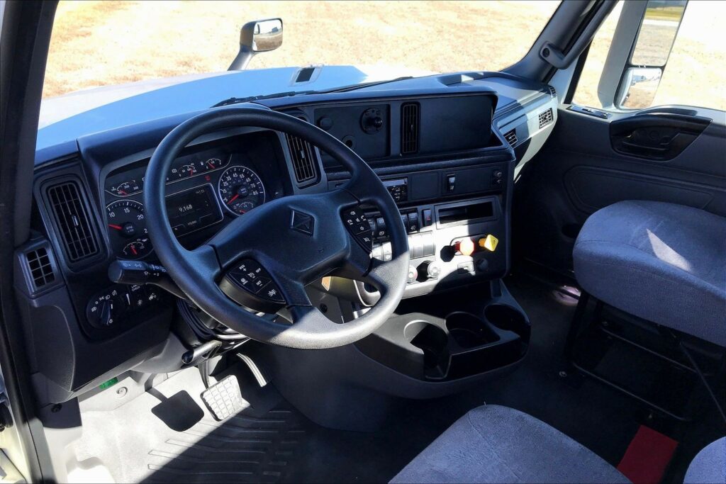 2021 CUM LT625 6×4 Day Cab