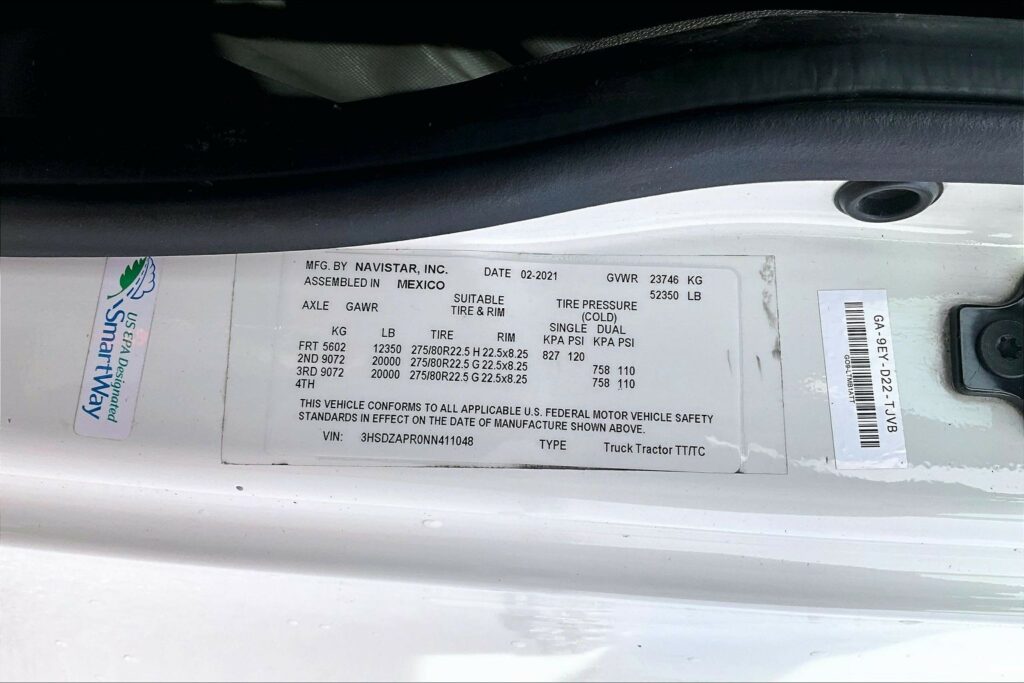 2022 CUM LT625 6×4 Sleeper