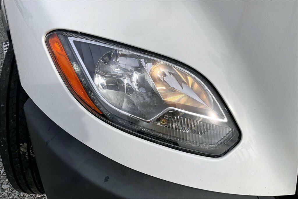 2022 CUM LT625 6×4 Sleeper