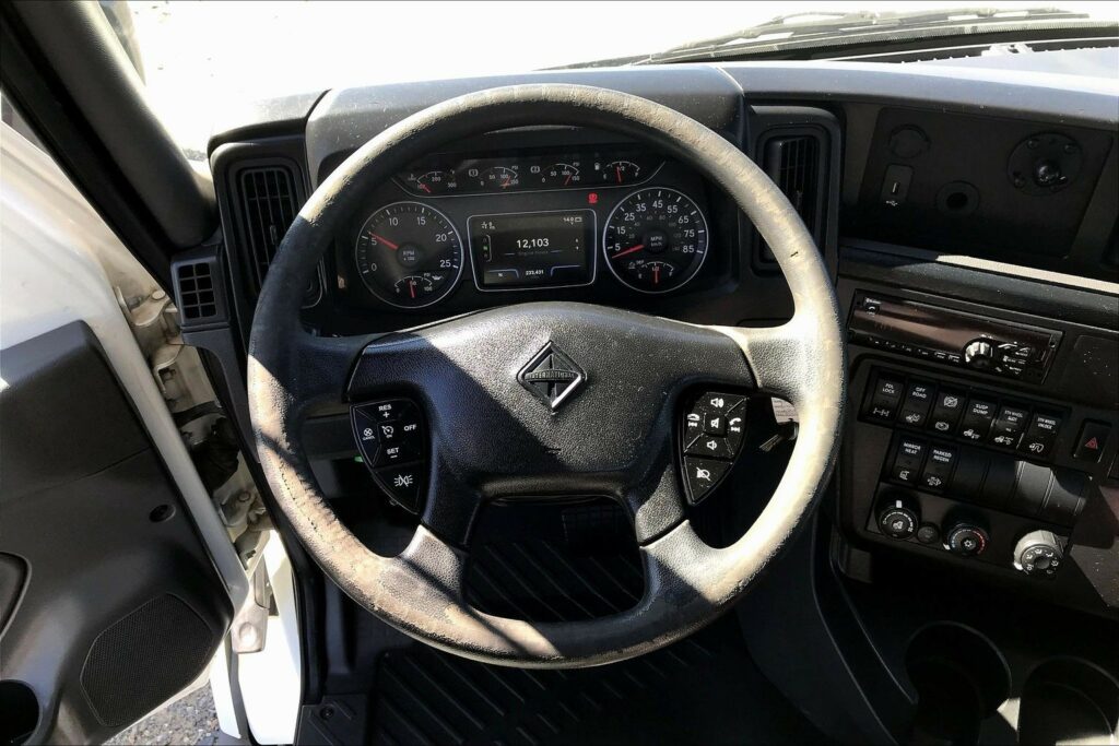 2021 CUM LT625 6×4 Day Cab