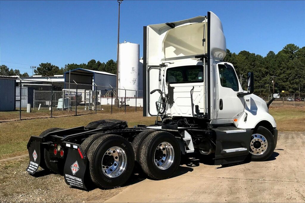 2021 CUM LT625 6×4 Day Cab