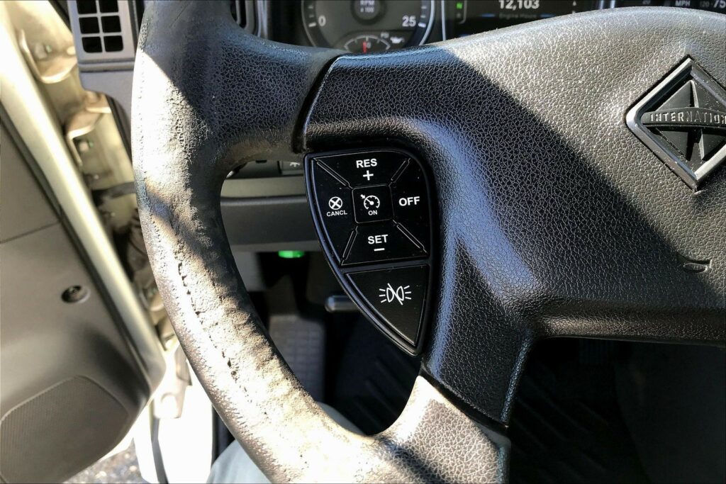 2021 CUM LT625 6×4 Day Cab