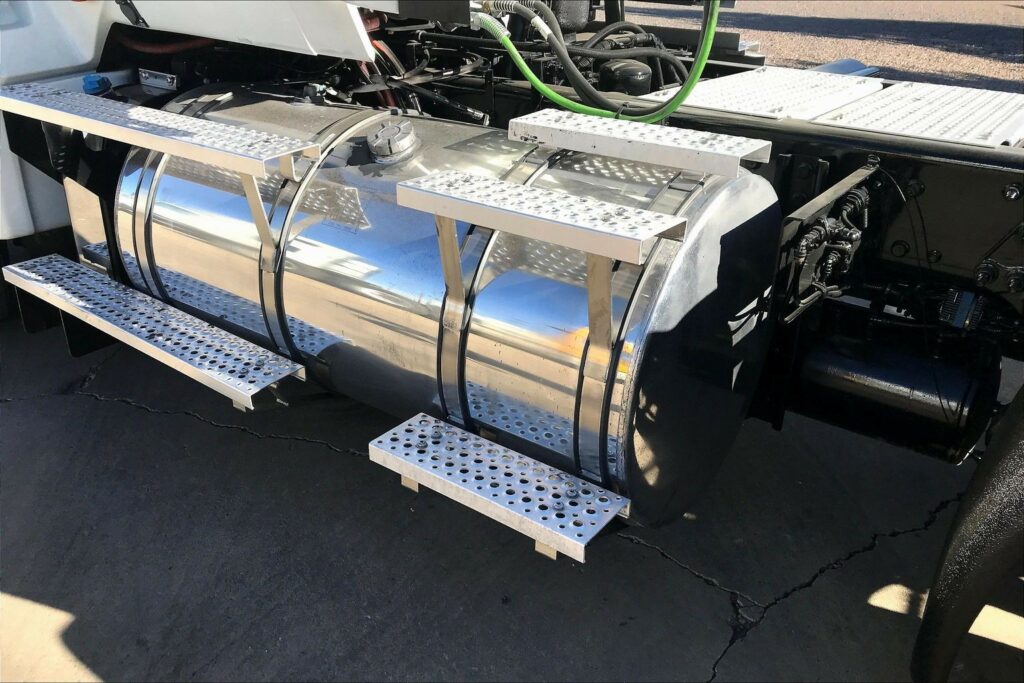 2020 CUM LT625 6×4 Day Cab