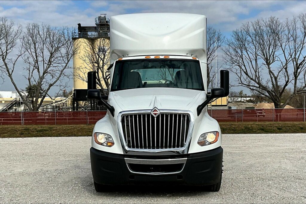 2021 CUM LT625 6×4 Day Cab