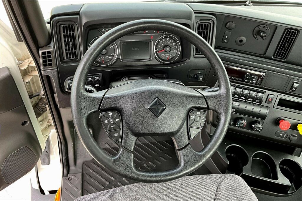 2021 CUM LT625 6×4 Day Cab