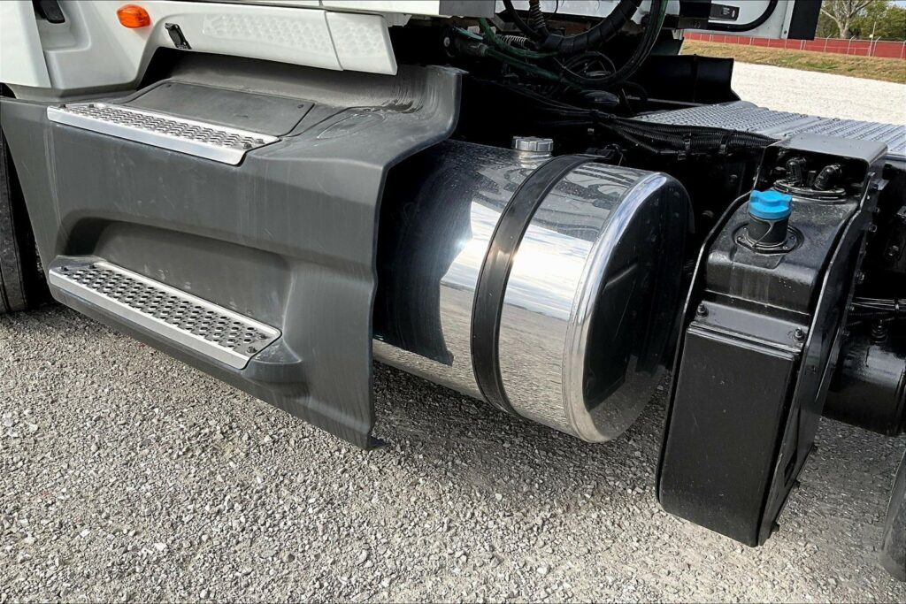 2021 CUM LT625 6×4 Day Cab