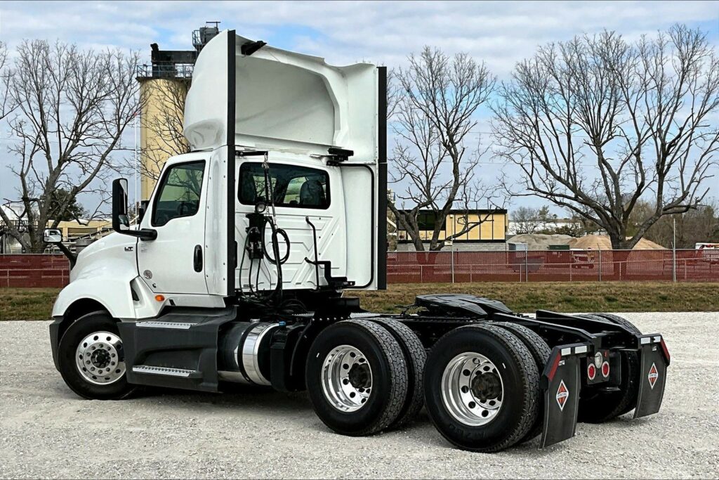 2021 CUM LT625 6×4 Day Cab