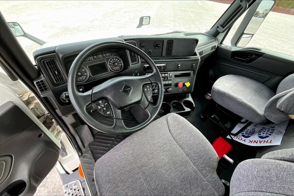 2021 CUM LT625 6×4 Day Cab