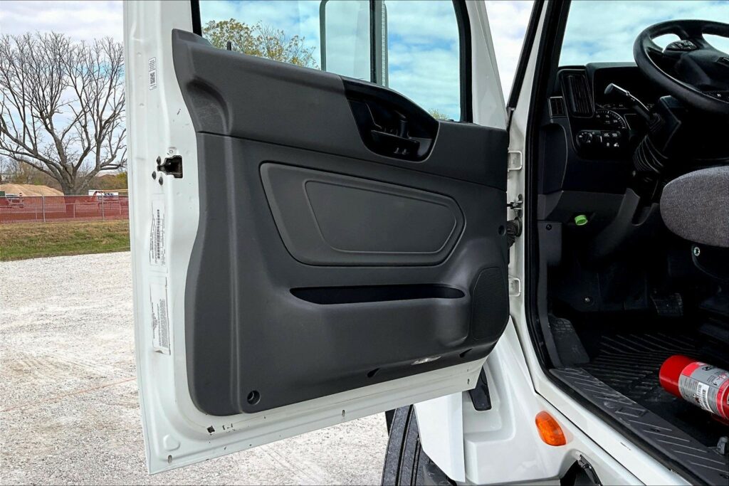 2021 CUM LT625 6×4 Day Cab