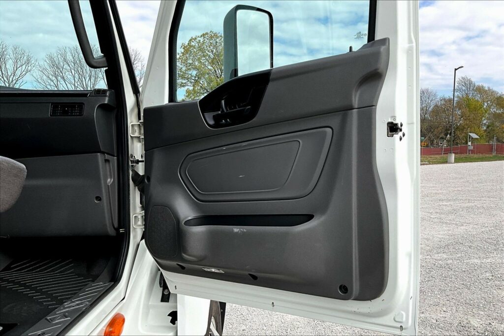 2021 CUM LT625 6×4 Day Cab