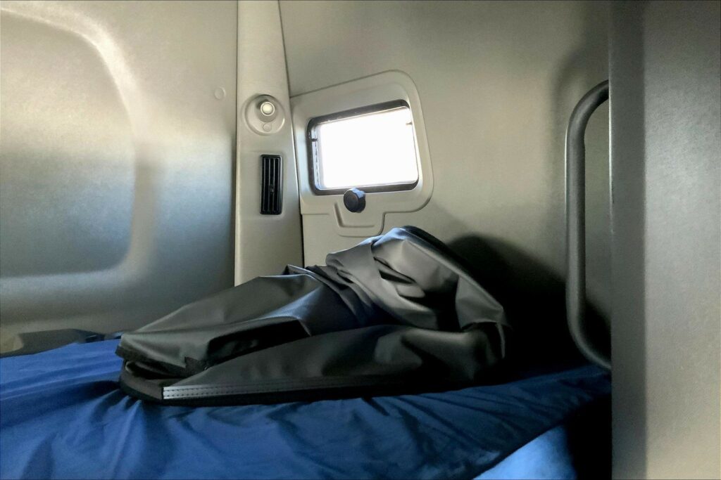 2021 CUM LT625 6×4 Sleeper