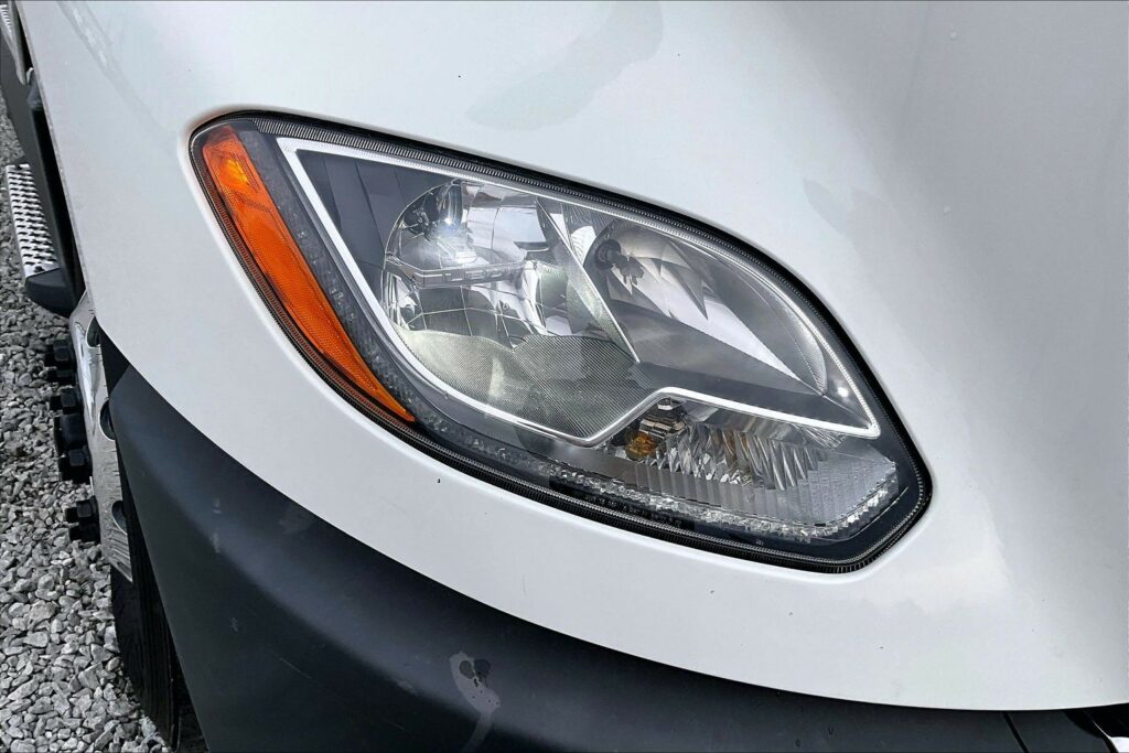 2022 CUM LT625 6×4 Sleeper