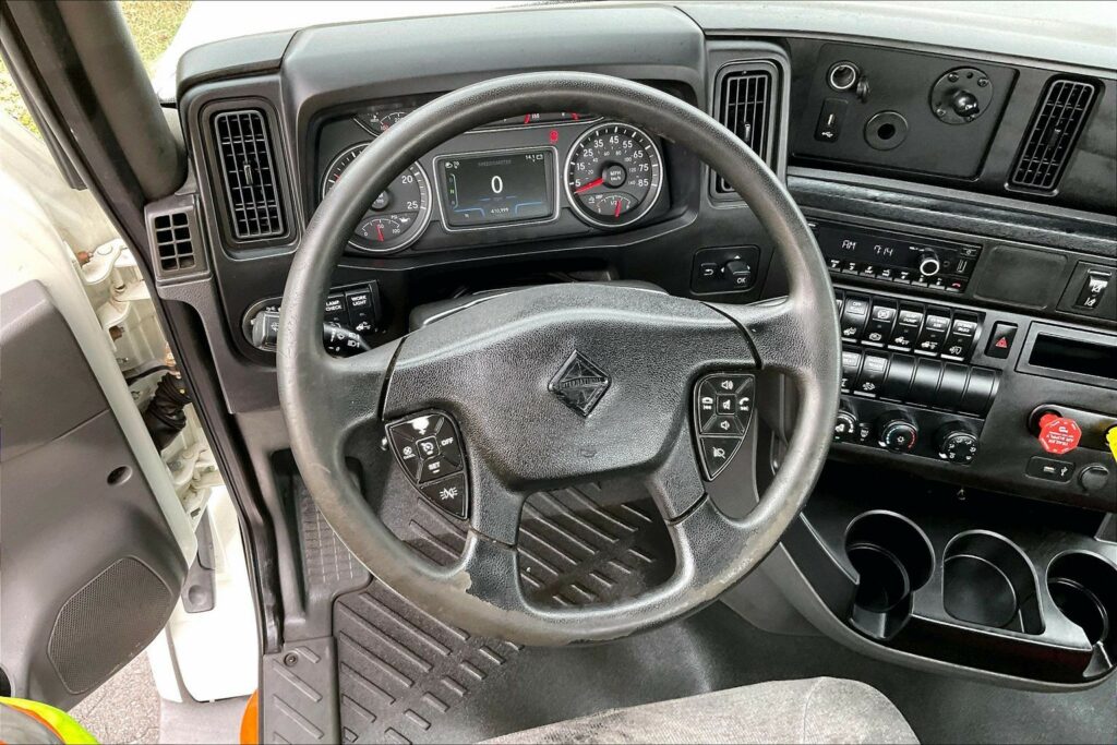 2021 CUM LT625 6×4 Day Cab