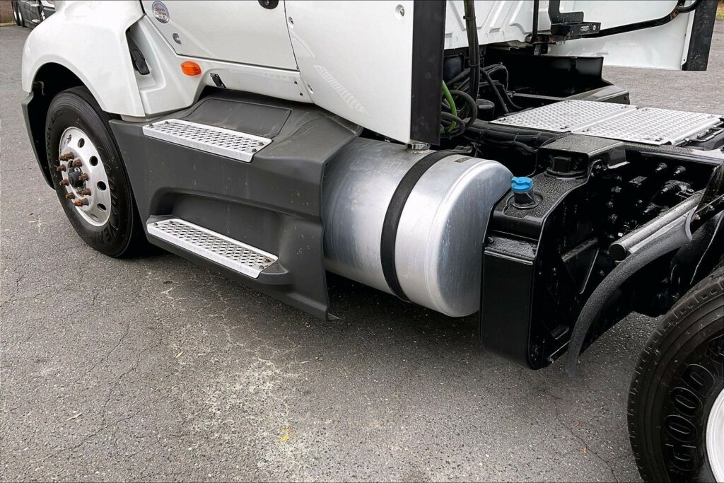 2021 CUM LT625 6×4 Day Cab