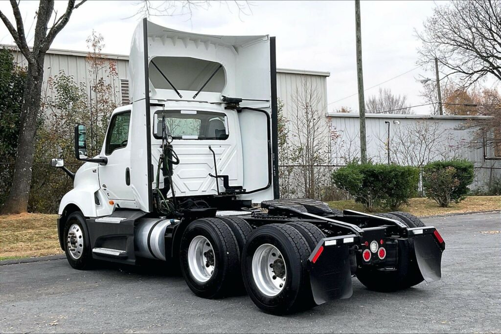 2021 CUM LT625 6×4 Day Cab