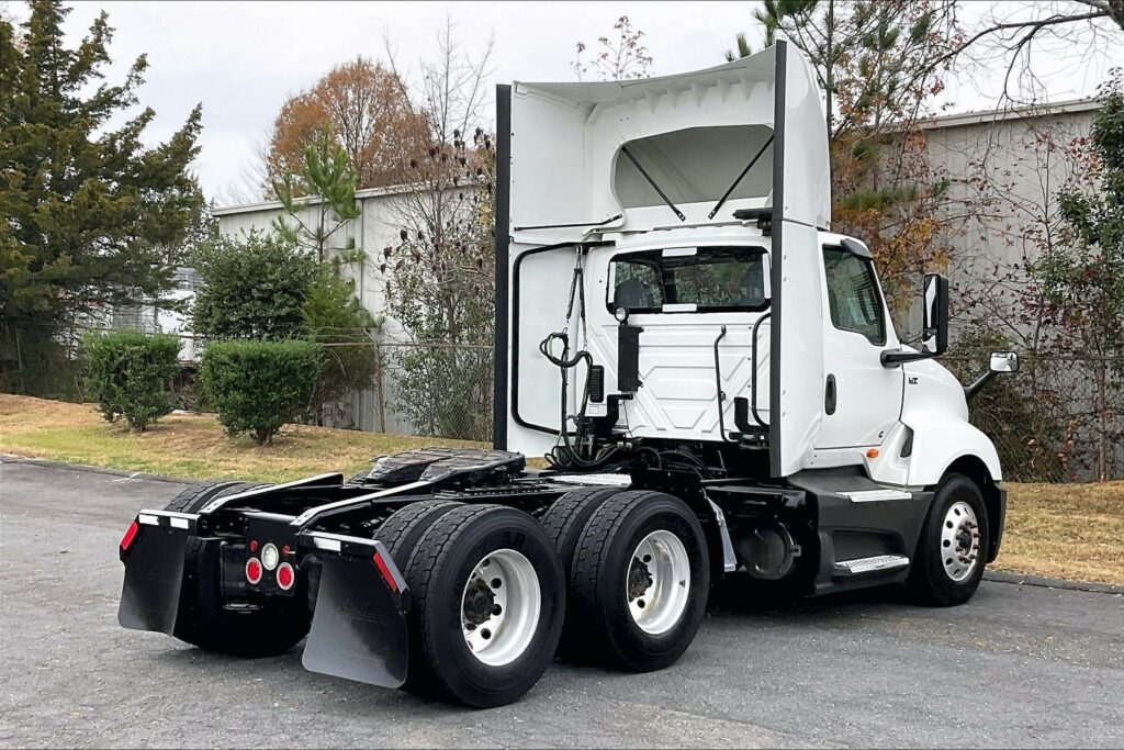 2021 CUM LT625 6×4 Day Cab