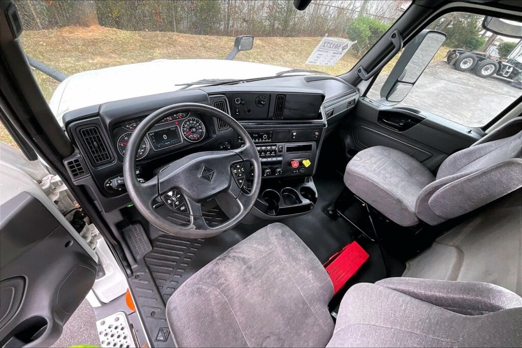 2021 CUM LT625 6×4 Day Cab