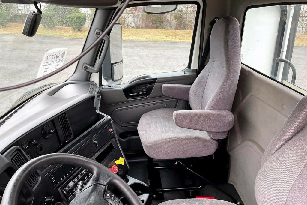 2021 CUM LT625 6×4 Day Cab