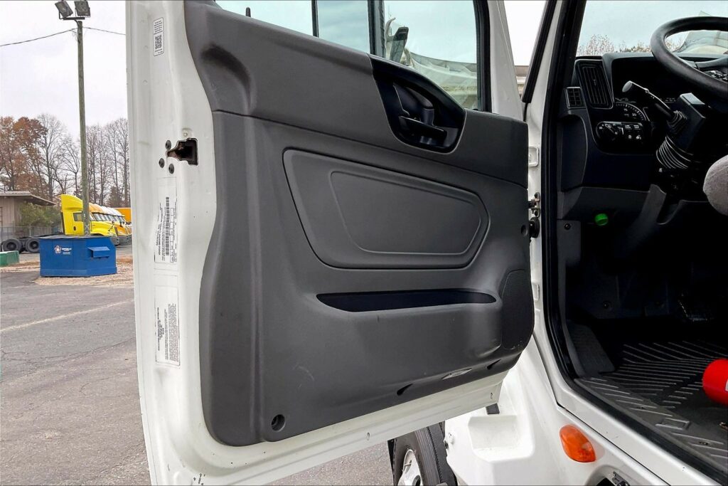 2021 CUM LT625 6×4 Day Cab