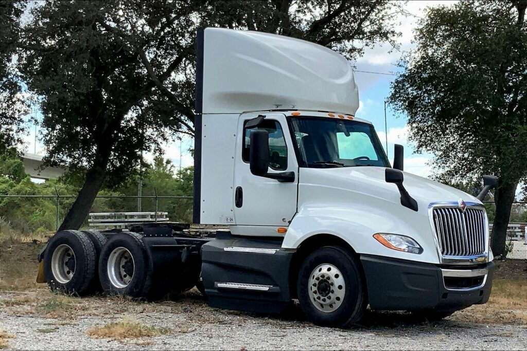 2021 CUM LT625 6×4 Day Cab