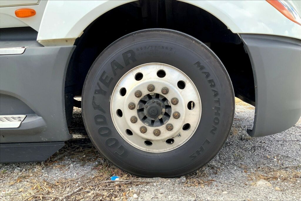 2021 CUM LT625 6×4 Day Cab