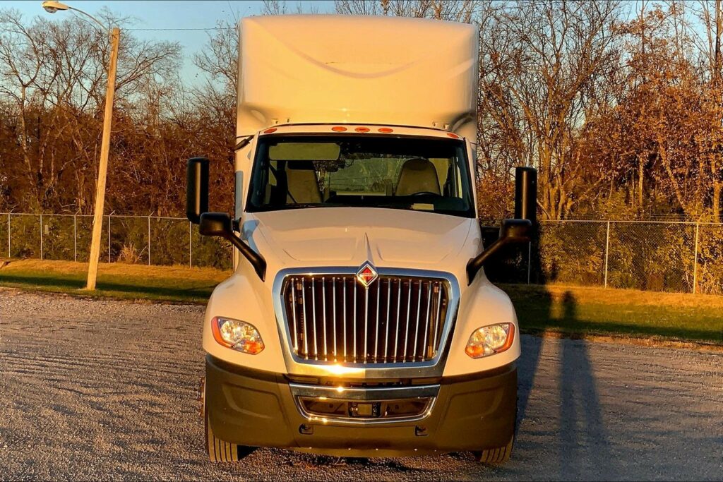 2021 CUM LT625 6×4 Day Cab