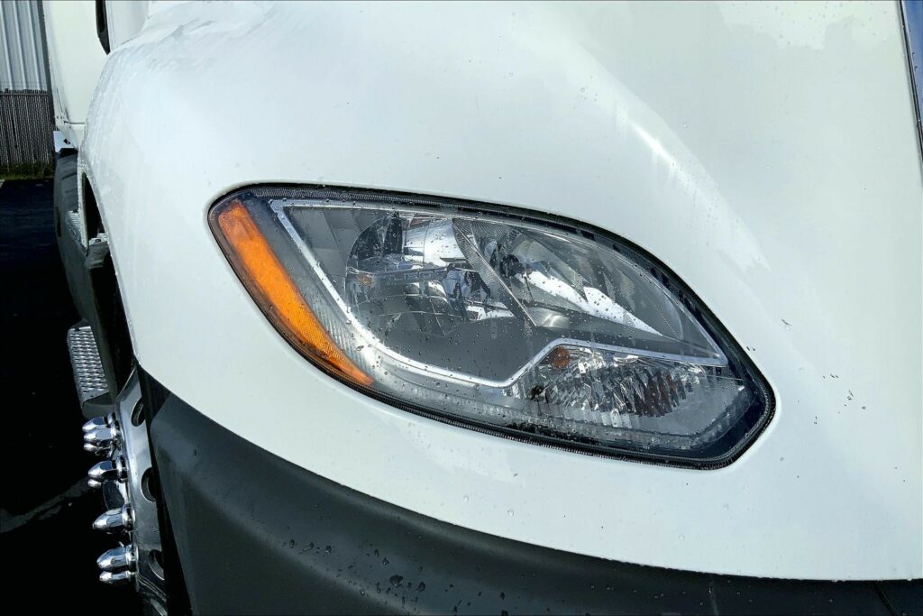 2023 CUM LT625 6X4 Sleeper