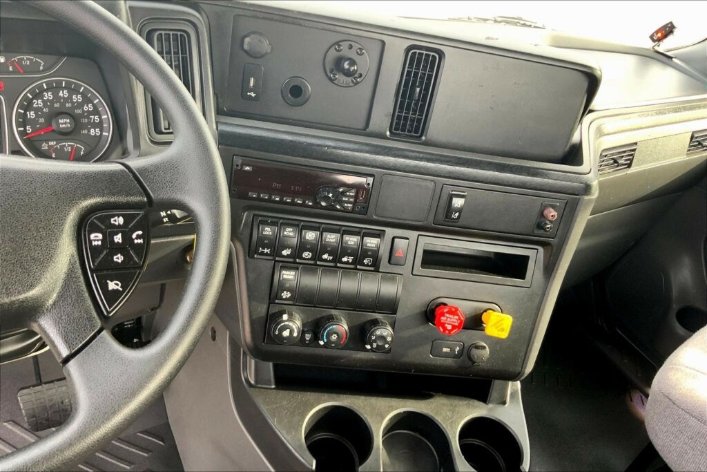 2021 CUM LT625 6×4 Day Cab