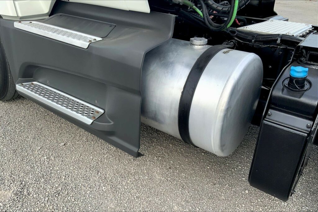 2021 CUM LT625 6×4 Day Cab