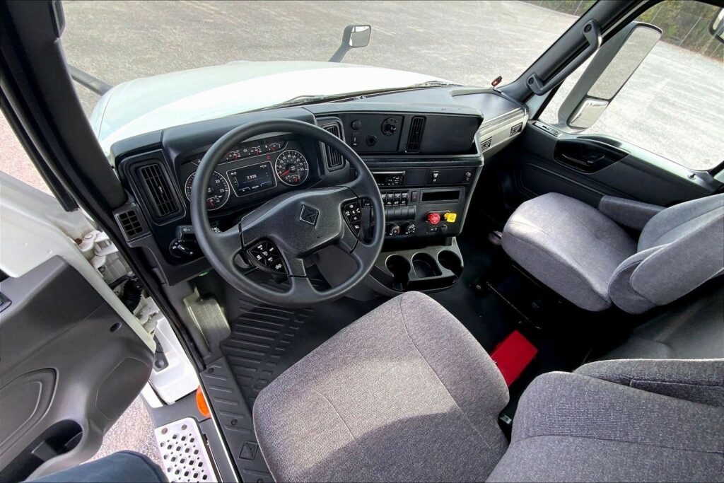 2021 CUM LT625 6×4 Day Cab