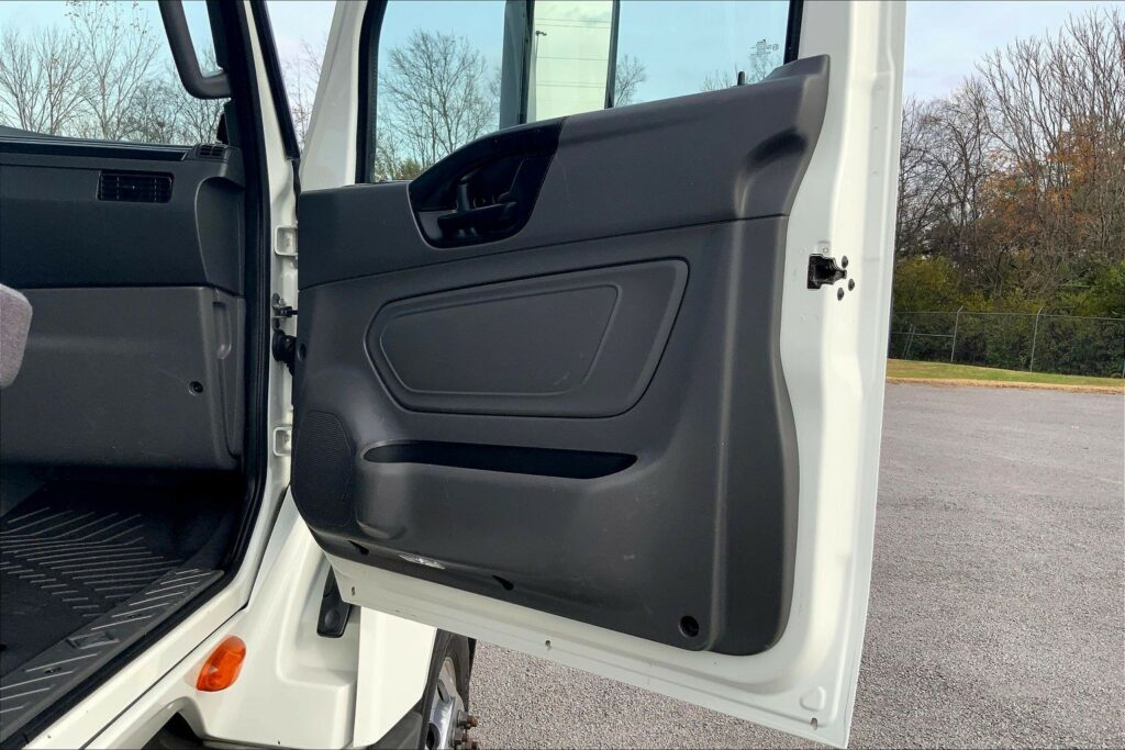 2021 CUM LT625 6×4 Day Cab