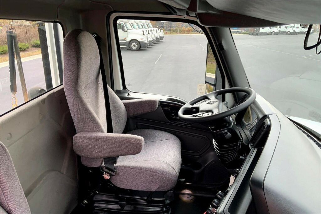 2021 CUM LT625 6×4 Day Cab