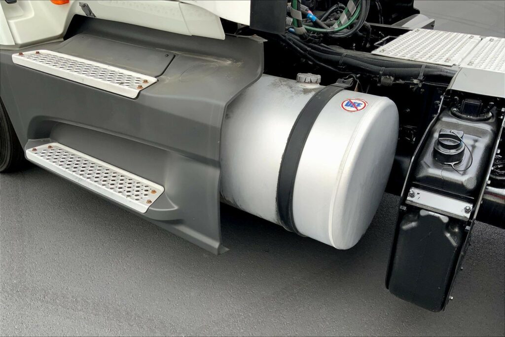 2021 CUM LT625 6×4 Day Cab