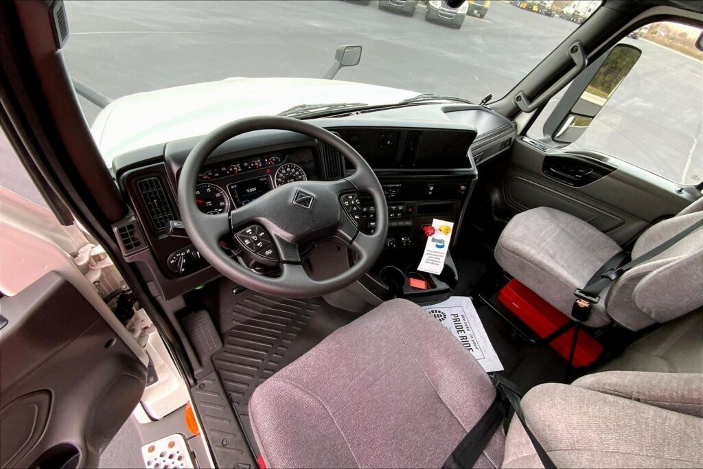 2021 CUM LT625 6×4 Day Cab