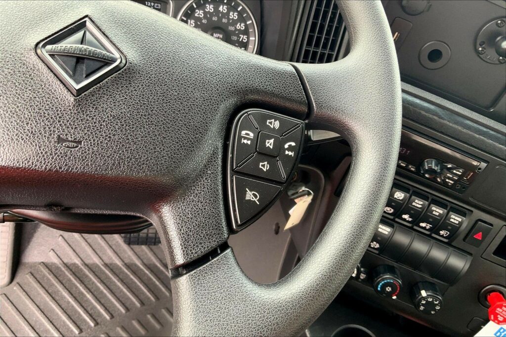 2021 CUM LT625 6×4 Day Cab