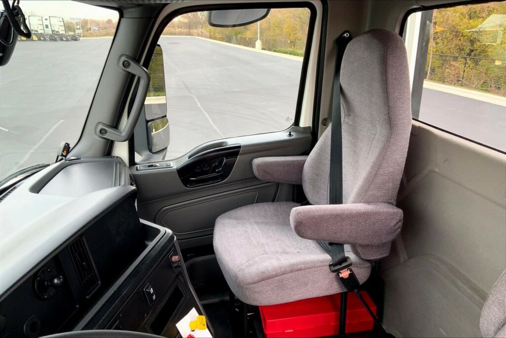 2021 CUM LT625 6×4 Day Cab