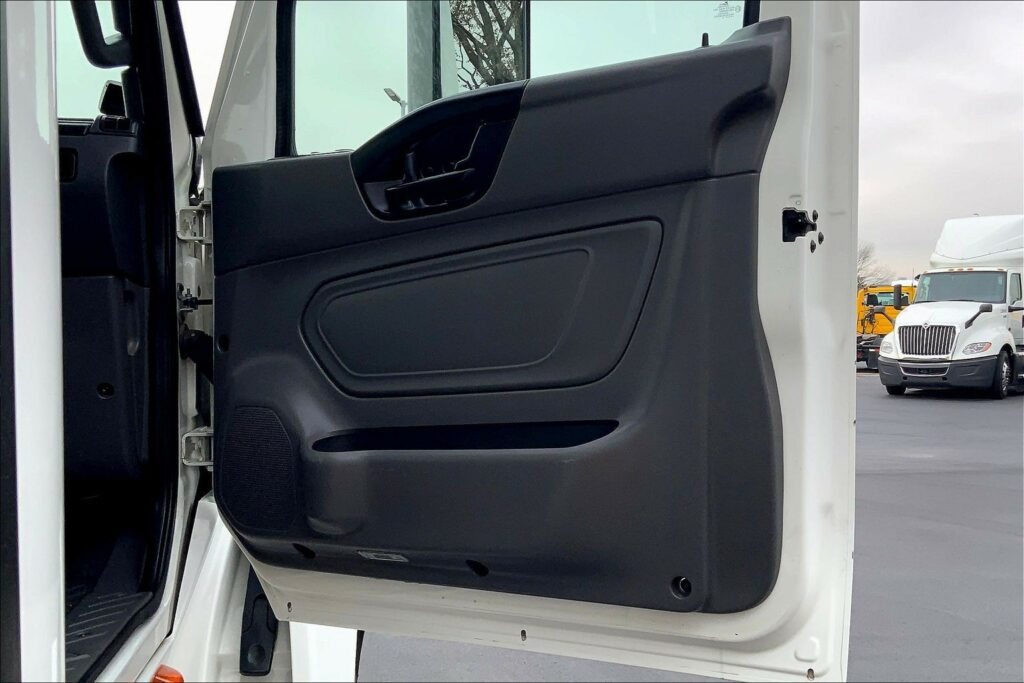 2021 CUM LT625 6×4 Day Cab