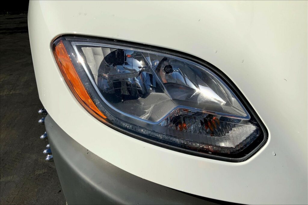 2023 CUM LT625 6X4 Sleeper