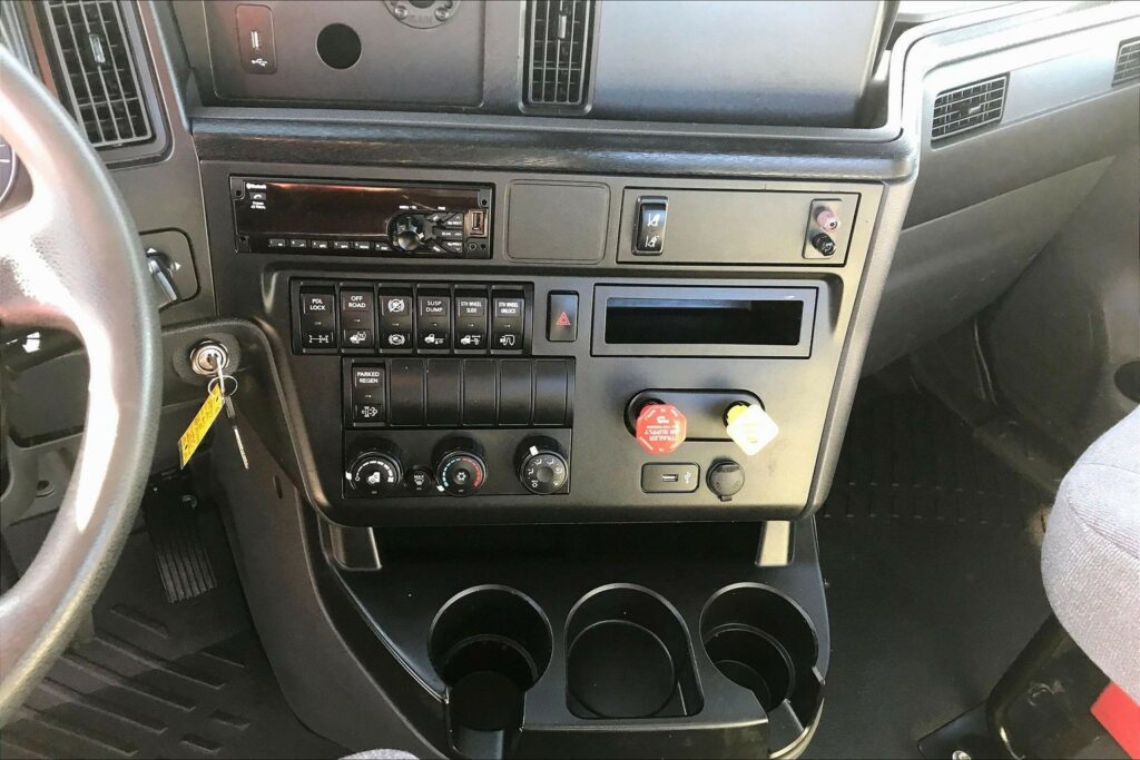 2021 CUM LT625 6×4 Day Cab